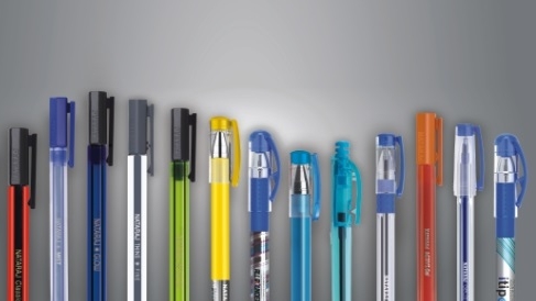 coloured pens at paperworld middle east